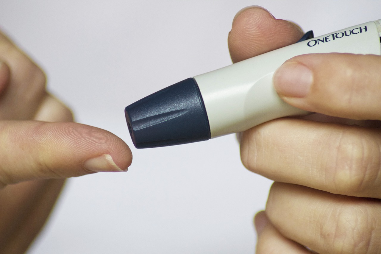 Como a diabetes pode levar a complicações nos pés